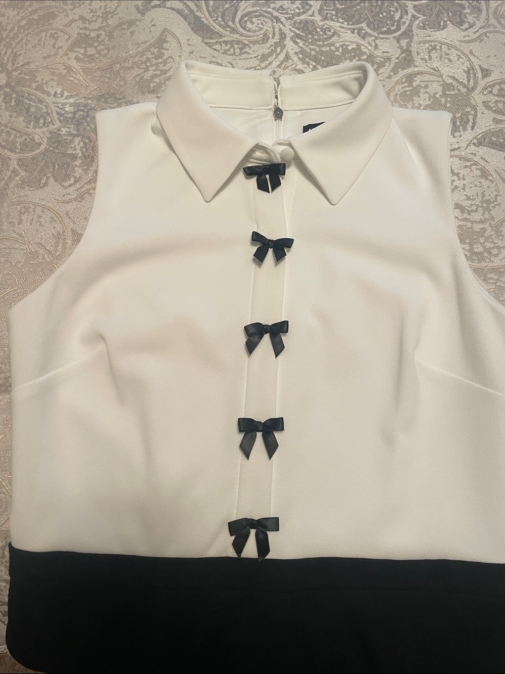 Karl Lagerfeld Black and White Bow Dress Size 4 Worn Once - Picture 6 of 12
